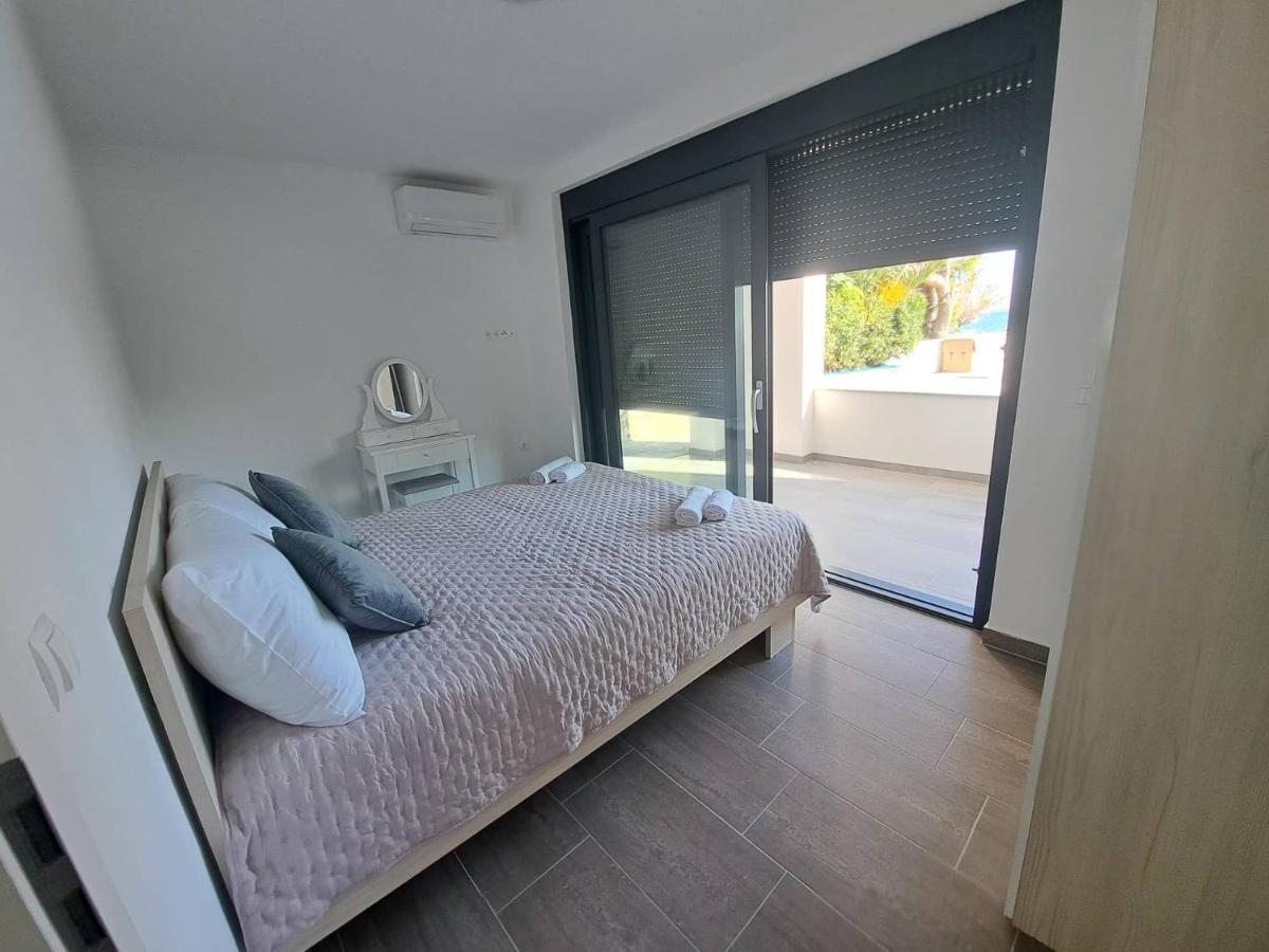 Leptiric Apartment Vir